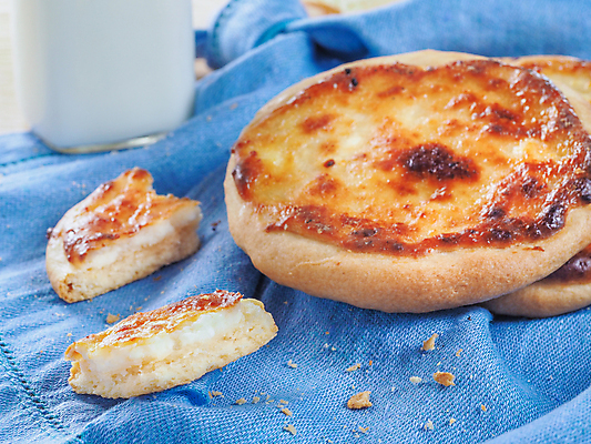 포토 JPG 해외이미지 무료이미지 음식 조각 근접촬영 사람없음 전통음식 원형 러시아음식 해외202004 해외포토 도형 전통 뷰포인트 서양음식 파일형식