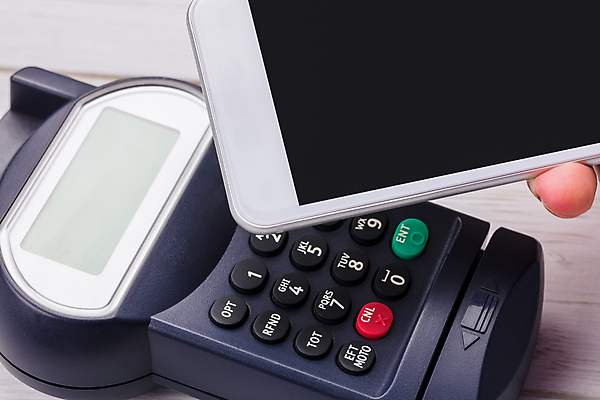 포토 JPG 해외이미지 무료이미지 무선통신 사람없음 스마트폰 결제 결제방법 카드단말기 핀테크 스마트페이 해외202004 해외포토 통신 모바일 금융 핸드폰 스마트기기 스마트 단말기 방법 파일형식 무료콘텐츠