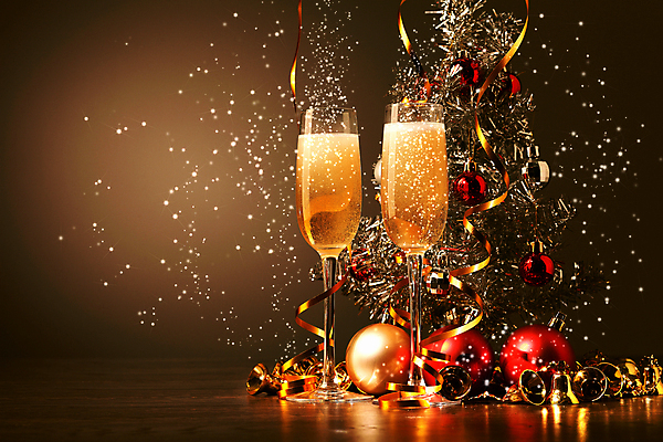 포토 JPG 해외이미지 디자인 기념일 행복 리본 음료 백그라운드 크리스마스 겨울 검은배경 새로움 기념 선물 사랑 사람없음 빛 상자 파티 축제 낭만 축하 알코올 샴페인 샴페인잔 해외202004 해외포토 계절 감정 컨셉 술잔 주류 이벤트 검은색 파일형식