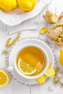 포토 JPG 해외이미지 무료이미지 꽃 백그라운드 잎 탁자 아침 건강 사람없음 컵 머그컵 뜨거움 차 찻잔 레몬 오브젝트 생강 해외202004 해외포토 주간 식물 식기 음료 가구 채소 과일 잔 파일형식 무료콘텐츠