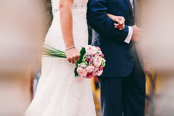 포토 JPG 해외이미지 나무 커플 드레스 공원 여자 행복 결혼 2 신혼부부 포옹 자연 결혼식 남편 휴식 친절 함께함 사랑 미소 사람 성인 사람없음 야외 여름 이탈리아 산책 낭만 가을 흰색 시골 아내 숲 스마트 타운 옛날 스타일 해외202004 해외포토 식물 부부 옷 계절 공공시설 감정 유럽 컬러 컨셉 관계 안기 표정 이벤트 도시 생태계 신혼 파일형식