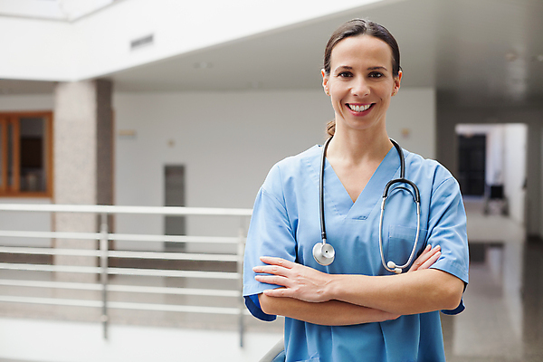 포토 JPG 해외이미지 백인 여자 난간 청진기 실내 건강 병원 한명 성인 치료 30대 걷기 계단 기쁨 간호사 의사 복도 즐거움 흰배경 빛망울 의료성형뷰티 성인여자한명만 해외202004 해외포토 서양인 1 감정 백그라운드 의학 의료기기 모션 사람 내부 장년 빛 의료진 흰색 여자한명만 성인여자만 파일형식