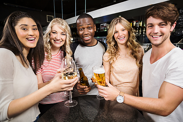 포토 JPG 해외이미지 백인 여자 남자 행복 음악 와인잔 맥주 함께함 실내 웃음 사람 이벤트 여러명 20대 성인 파티 우정 축하 잡기 화이트와인 동료 흥분 건배 축배 테이크아웃컵 성인만 해외202004 해외포토 서양인 감정 다수 컨셉 술잔 관계 모션 문화예술 주류 표정 청년 내부 컵 친구 와인 파일형식