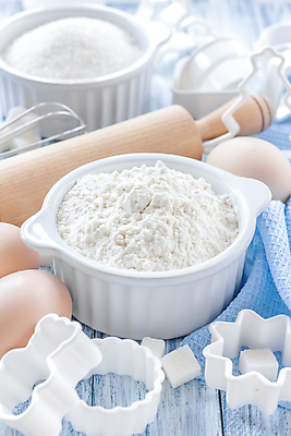 포토 JPG 해외이미지 무료이미지 백그라운드 재료 탁자 주방용품 사람없음 주방 계란 사발 준비 유기농 밀가루 커터 해외202004 해외포토 웰빙 가구 생활용품 알 사기그릇 가루 파일형식