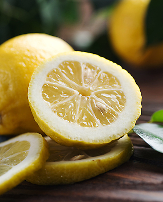 포토 JPG 해외이미지 무료이미지 조각 잎 근접촬영 사람없음 아웃포커스 레몬 날것 슬라이스 해외202004 해외포토 식물 뷰포인트 과일 촬영기법 파일형식 무료콘텐츠