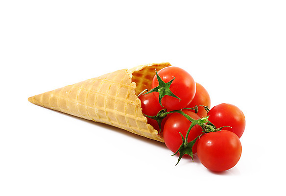 포토 JPG 해외이미지 무료이미지 음식 컨셉 토마토 방울토마토 실내 사람없음 흰배경 아이스크림콘 해외202004 해외포토 백그라운드 채소 내부 흰색 콘 파일형식 무료콘텐츠