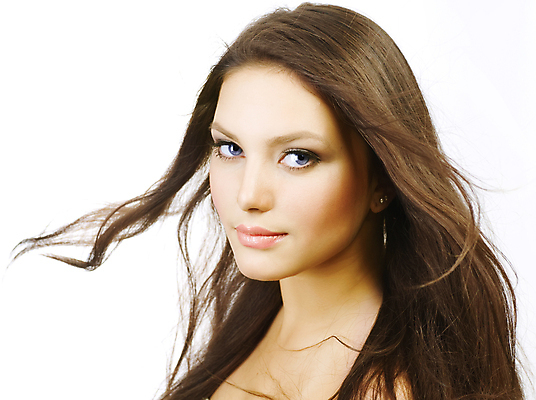 포토 JPG 해외이미지 백인 모델 응시 여자 얼굴 백그라운드 컨셉 모션 날리기 갈색머리 건강 한명 20대 성인 파란색 빛 갈색 유행 검은색 스파 놀람 터치 흰색 표현 매끈함 피부 만족 피부관리 내추럴 고립 돌봄 완벽 의료성형뷰티 해외202004 해외포토 서양인 1 헤어스타일 시선 감정 컬러 표정 사람 청년 신체부위 뷰티 감각 파일형식