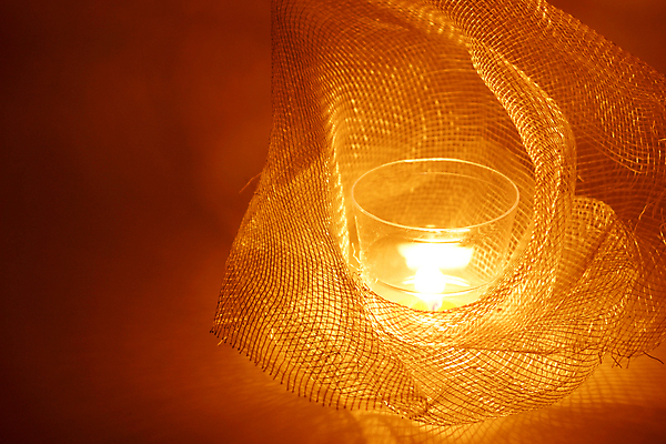 포토 JPG 해외이미지 백그라운드 크리스마스 오렌지 촛불 불 휴가 사람없음 장식 빨간색 빛 노란색 교회 평화 검은색 어둠 희망 낭만 축하 12월 오브젝트 연소 고립 광 왁스 해외202004 해외포토 자연요소 기념일 감정 컬러 컨셉 과일 초 종교건축 건물 날짜 파일형식