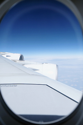 포토 JPG 해외이미지 구름 무료이미지 여행 교통시설 하늘 휴가 비행기 사람없음 비행기날개 해외202004 해외포토 자연요소 교통 항공교통 대중교통 시설 파일형식 무료콘텐츠