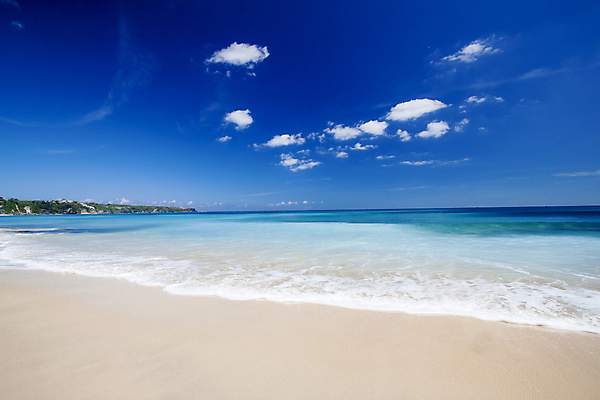포토 JPG 해외이미지 주간 구름 무료이미지 모래 파도 바다 섬 여행 백그라운드 하늘 휴가 풍경 해변 사람없음 야외 맑음 휴양지 해외202004 해외포토 자연요소 날씨 장소 파일형식 무료콘텐츠