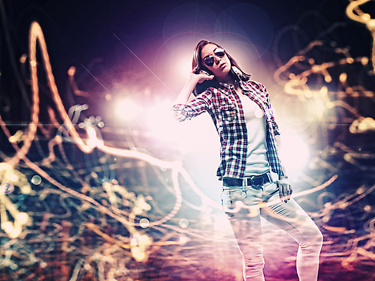 포토 JPG 해외이미지 백인 모델 라이프스타일 손 여자 행복 얼굴 음악 이어폰 휴식 갈색머리 한명 미소 사람 성인 10대 청춘 파티 머리 유행 헤드폰 소리 기쁨 듣기 흰색 오디오 스타일 해외202004 해외포토 서양인 1 헤어스타일 감정 컬러 음향기기 컨셉 모션 청소년 문화예술 표정 이벤트 생활 신체부위 전자제품 파일형식