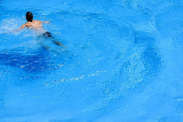 포토 JPG 해외이미지 1 라이프스타일 남자 행복 무기 스포츠 여행 백그라운드 신체 근육 휴가 휴식 건강 사람 성인 사람없음 야외 물 여름 파란색 여행객 수영 기쁨 젖음 자유 흰색 신선 정상 내추럴 궤 해외202004 해외포토 자연요소 계절 감정 컬러 컨셉 생활 수상스포츠 파일형식