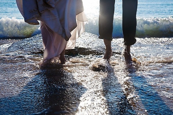 포토 JPG 해외이미지 백인 라이프스타일 커플 여자 남자 수영복 행복 모래 스포츠 파도 바다 2 장난 반바지 놀이 하늘 휴가 함께함 건강 미소 사람 사람없음 야외 물 여름 수영 기쁨 시간 떨어짐 스플래쉬 해외202004 해외포토 자연요소 서양인 옷 계절 감정 컨셉 바지 관계 표정 생활 수상스포츠 파일형식