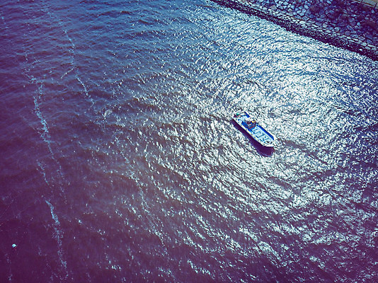 포토 JPG 주간 여행 한국 풍경 사람없음 야외 하이앵글 가을 항공촬영 국내여행 군산 부안 선박 전경 새만금방조제 국내포토 자연요소 계절 아시아 뷰포인트 수상교통 전라북도 방조제 파일형식 탑뷰