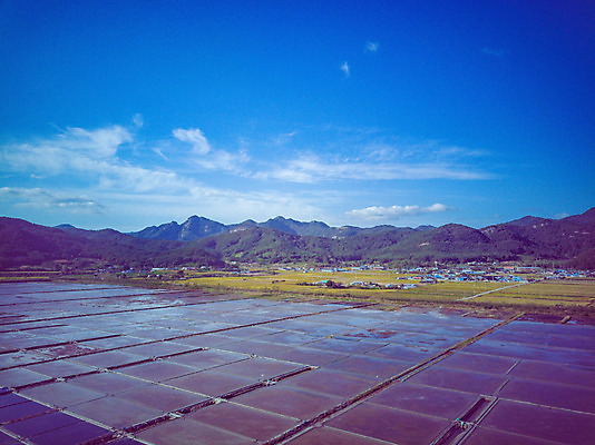 포토 JPG 주간 구름 여행 하늘 한국 풍경 사람없음 야외 하이앵글 가을 항공촬영 곰소염전 국내여행 전경 국내포토 자연요소 계절 아시아 뷰포인트 부안 염전 파일형식 탑뷰