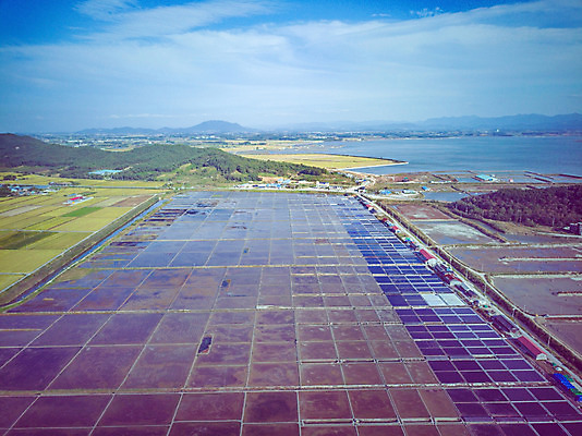 포토 JPG 주간 구름 여행 하늘 한국 풍경 사람없음 야외 하이앵글 가을 항공촬영 곰소염전 국내여행 전경 국내포토 자연요소 계절 아시아 뷰포인트 부안 염전 파일형식 탑뷰