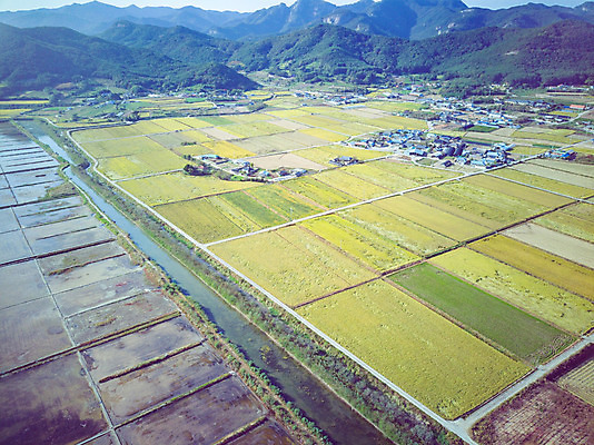 포토 JPG 주간 여행 한국 풍경 사람없음 야외 하이앵글 가을 항공촬영 곰소염전 국내여행 전경 국내포토 자연요소 계절 아시아 뷰포인트 부안 염전 파일형식 탑뷰