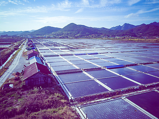 포토 JPG 주간 구름 여행 하늘 한국 풍경 사람없음 야외 하이앵글 가을 항공촬영 곰소염전 국내여행 전경 국내포토 자연요소 계절 아시아 뷰포인트 부안 염전 파일형식 탑뷰