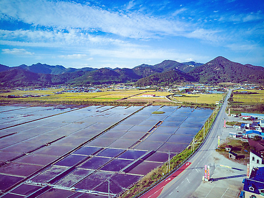 포토 JPG 주간 구름 여행 하늘 한국 풍경 사람없음 야외 하이앵글 가을 항공촬영 곰소염전 국내여행 전경 국내포토 자연요소 계절 아시아 뷰포인트 부안 염전 파일형식 탑뷰