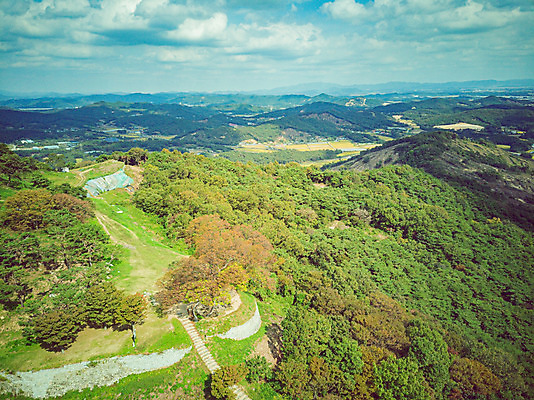 포토 JPG 주간 구름 여행 하늘 한국 풍경 사람없음 야외 하이앵글 가을 항공촬영 국내여행 부여 전경 가림산성 성흥산 국내포토 자연요소 계절 아시아 뷰포인트 산 충청남도 산성 파일형식 탑뷰