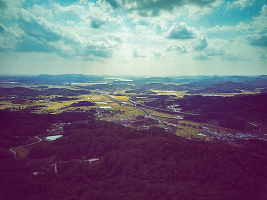 포토 JPG 주간 구름 여행 하늘 한국 풍경 사람없음 야외 하이앵글 가을 항공촬영 국내여행 부여 전경 가림산성 성흥산 국내포토 자연요소 계절 아시아 뷰포인트 산 충청남도 산성 파일형식 탑뷰