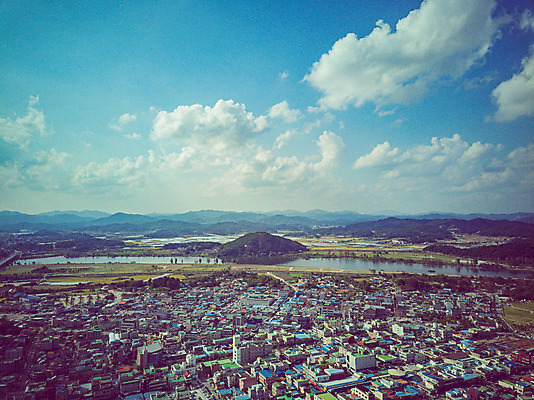 포토 JPG 주간 구름 건축물 여행 하늘 한국 풍경 사람없음 야외 하이앵글 가을 항공촬영 국내여행 부여 전경 국내포토 자연요소 계절 건축 아시아 뷰포인트 충청남도 파일형식 탑뷰