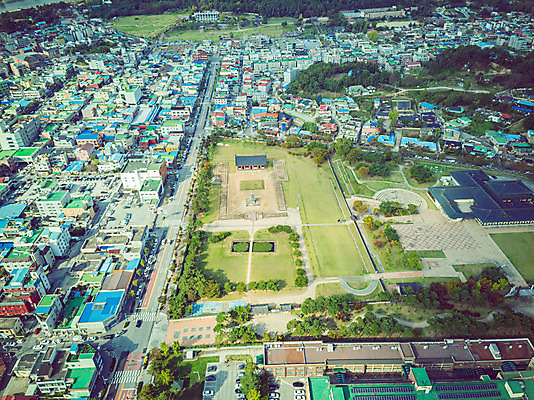 포토 JPG 주간 여행 한국 풍경 사람없음 야외 하이앵글 가을 항공촬영 국내여행 부여 부여정림사지 전경 국내포토 자연요소 계절 아시아 뷰포인트 충청남도 파일형식 탑뷰