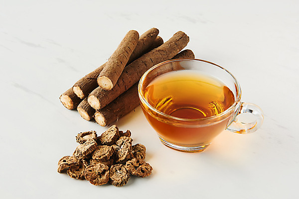 포토 음료 백그라운드 채소 실내 내부 차_음료 흰색 우엉 파일형식 전통차 스튜디오촬영 식재료 건강 차 JPG 사람없음 오브젝트 흰배경 우엉차 볶은우엉 국내포토