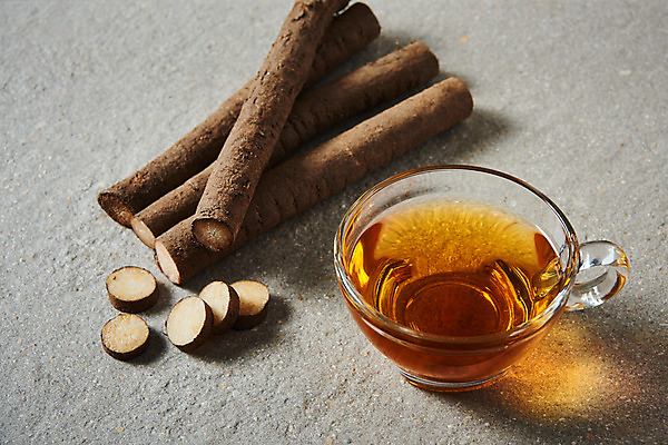 포토 음료 컬러 백그라운드 채소 실내 내부 차_음료 회색 파일형식 식재료 건강 차 전통차 우엉 스튜디오촬영 JPG 사람없음 오브젝트 회색배경 우엉차 국내포토