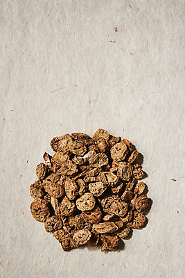 포토 JPG 스튜디오촬영 채소 식재료 실내 건강 사람없음 하이앵글 오브젝트 한지배경 우엉 플랫레이 볶은우엉 국내포토 뷰포인트 백그라운드 내부 플랫 파일형식