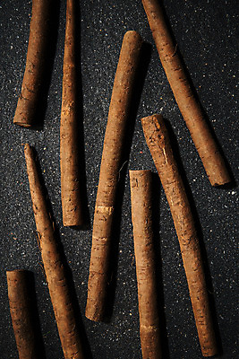 포토 JPG 스튜디오촬영 채소 식재료 검은배경 실내 건강 사람없음 하이앵글 오브젝트 우엉 플랫레이 국내포토 뷰포인트 백그라운드 내부 검은색 플랫 파일형식