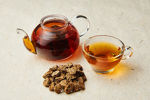 포토 음료 백그라운드 채소 주전자 주방용품 실내 내부 차_음료 우엉 파일형식 건강 차 전통차 스튜디오촬영 식재료 JPG 사람없음 오브젝트 우엉차 볶은우엉 한지배경 찻주전자 국내포토