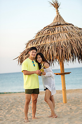 포토 JPG 주간 전신 커플 여자 남자 행복 바다 여행 휴가 휴식 맥주 병맥주 20대 성인 야외 두명 앞모습 옆모습 여름 친구 여름휴가 바캉스 모래사장 한국인 편안함 즐거움 강원도 하조대해수욕장 성인만 국내포토 자연요소 계절 감정 뷰포인트 컨셉 관계 주류 한국 사람 동양인 청년 감각 해수욕장 양양 파일형식 여름_계절