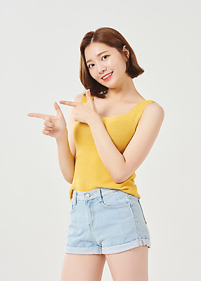 포토 JPG 스튜디오촬영 여자 대학생 방학 휴가 대학생라이프 실내 한명 서기 미소 누끼 손짓 상반신 20대 청년 성인 앞모습 여름 한국인 가리킴 즐거움 흰배경 여대생 성인여자한명만 국내포토 1 학생 라이프스타일 계절 감정 뷰포인트 백그라운드 모션 표정 사람 동양인 내부 흰색 여자한명만 성인여자만 파일형식