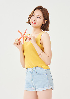 포토 JPG 스튜디오촬영 여자 대학생 방학 휴가 대학생라이프 불가사리 실내 한명 서기 미소 누끼 상반신 20대 청년 성인 옆모습 여름 한국인 즐거움 흰배경 여대생 성인여자한명만 국내포토 1 학생 라이프스타일 계절 감정 뷰포인트 백그라운드 모션 극피동물 표정 사람 동양인 내부 흰색 여자한명만 성인여자만 파일형식