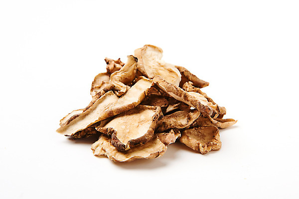 포토 JPG 스튜디오촬영 건조 실내 건강 사람없음 여러개 약재 차 흰배경 한방차 돼지감자 국내포토 음료 다수 백그라운드 감자 내부 차_음료 약 흰색 전통차 파일형식