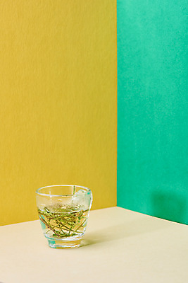 포토 JPG 스튜디오촬영 실내 건강 사람없음 컬러풀 약재 차 찻잔 한방차 야관문 국내포토 음료 컬러 잔 내부 차_음료 약 전통차 약초 파일형식