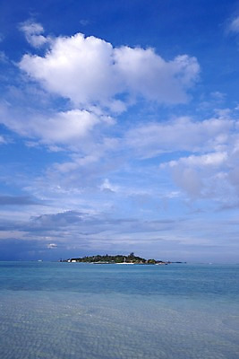 포토 주간 구름 해외풍경 해외 아시아 바다 외국문화 섬 하늘 풍경 사람없음 야외 관광지 세계 휴양지 서아시아 몰디브 서남아시아 국내포토 자연요소 나라 문화 여행 장소 파일형식