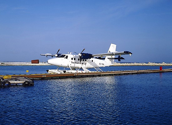 포토 JPG 주간 해외풍경 해외 교통수단 바다 교통 항공교통 비행기 풍경 사람없음 야외 가로 관광지 세계 수상비행기 국내포토 자연요소 여행 대중교통 파일형식
