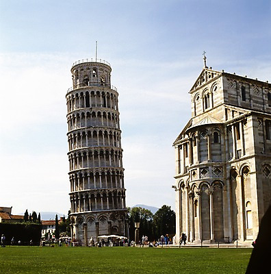 포토 JPG 주간 나무 해외풍경 해외 건축물 건축 유럽 종교 외국문화 고건축 해외건축 종교건축 하늘 풍경 잔디 야외 건물 세로 관광지 세계 교회 여행객 탑 이탈리아 세계문화유산 이탈리아문화 광장 피사의사탑 토스카나 국내포토 자연요소 식물 나라 문화 여행 사람 문화재 유럽문화 파일형식
