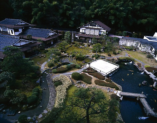 포토 JPG 주간 나무 해외풍경 해외 건축물 공원 건축 아시아 길 호수 외국문화 주택 풍경 사람없음 야외 건물 가로 관광지 하이앵글 세계 정원 일본 연못 숲 조경 항공촬영 가교 국내포토 자연요소 식물 공공시설 나라 문화 뷰포인트 여행 파일형식