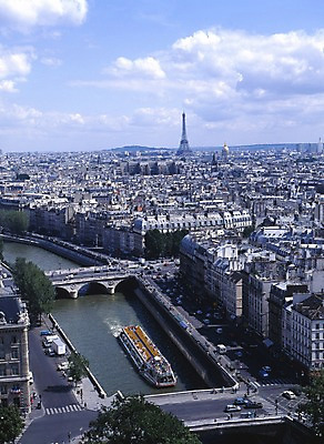 포토 JPG 주간 구름 해외풍경 해외 건축물 건축 유럽 도로 길 육상교통 교통 자동차 하늘 풍경 빌딩 사람없음 야외 건물 세로 관광지 강 세계 프랑스 도시 에펠탑 유람선 파리_프랑스 가교 선박 상업시설 국내포토 자연요소 나라 교통수단 여행 수상교통 배_교통 교통시설 시설 상업 파리 랜드마크 파일형식