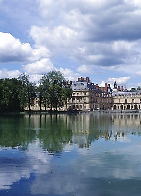 포토 JPG 주간 나무 구름 해외풍경 해외 건축물 건축 유럽 호수 하늘 유럽건축 풍경 사람없음 야외 건물 세로 관광지 강 세계 반사 프랑스 파리_프랑스 국내포토 자연요소 식물 나라 여행 서양건축 파일형식