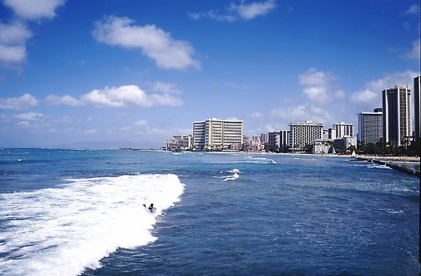 포토 JPG 주간 구름 해외풍경 해외 건축물 건축 물결 스포츠 파도 바다 외국문화 섬 북아메리카 하늘 휴가 휴식 아메리카 빌딩 해변 사람없음 야외 건물 레포츠 관광지 세계 미국 도시 서핑 휴양지 하와이 태평양 상업시설 국내포토 자연요소 문화 여행 컨셉 레저 풍경 장소 수상스포츠 대륙 시설 상업 파일형식