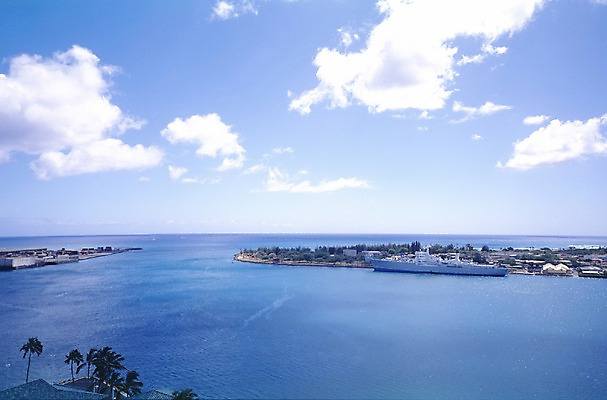 포토 JPG 주간 나무 식물 구름 해외풍경 해외 바다 외국문화 섬 북아메리카 하늘 휴가 휴식 아메리카 풍경 사람없음 야외 건물 관광지 세계 야자수 미국 유람선 크루즈 휴양지 하와이 태평양 선박 국내포토 자연요소 건축물 문화 여행 컨셉 수상교통 배_교통 장소 대륙 파일형식