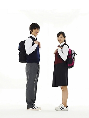 포토 JPG 스튜디오촬영 전신 학생 커플 여학생 여자 교육 남자 교복 남학생 포즈 가방 배낭 청소년 고등학생 책가방 누끼 사람 두명 10대 친구 스쿨라이프 우정 한국인 십대만 국내포토 라이프스타일 잡화 옷 학교 관계 실내 동양인 파일형식