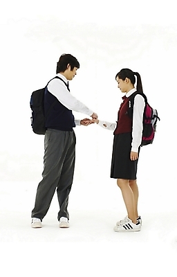포토 JPG 스튜디오촬영 전신 학생 여학생 여자 교육 남자 교복 남학생 포즈 가방 배낭 청소년 고등학생 책가방 누끼 사람 두명 10대 친구 스쿨라이프 우정 한국인 십대만 국내포토 라이프스타일 잡화 옷 학교 관계 실내 동양인 파일형식