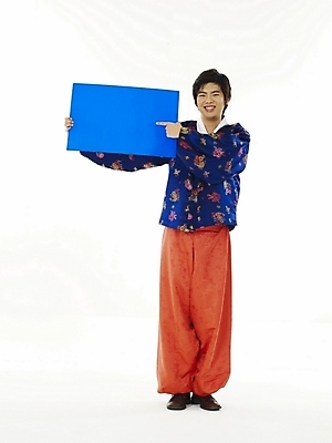 포토 JPG 스튜디오촬영 전신 한국전통 전통 명절 남자 남학생 포즈 청소년 안내 한명 누끼 사람 10대 한국인 전통의상 한복 알림 남자만 남자한명만 십대만 십대남자만 십대남자한명만 국내포토 1 학생 기념일 한국 실내 동양인 파일형식