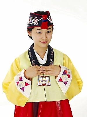 포토 JPG 스튜디오촬영 한국전통 전통 여학생 여자 명절 포즈 부분 청소년 한명 누끼 사람 손짓 상반신 10대 한국인 전통의상 한복 여자만 여자한명만 십대만 십대여자만 십대여자한명만 국내포토 1 학생 기념일 모션 한국 실내 동양인 파일형식