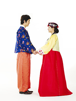 포토 JPG 스튜디오촬영 전신 한국전통 전통 커플 여학생 여자 명절 남자 남학생 포즈 청소년 고등학생 사랑 누끼 사람 손짓 두명 10대 친구 한국인 전통의상 한복 십대만 국내포토 학생 기념일 감정 관계 모션 한국 실내 동양인 파일형식